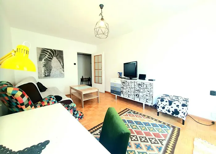 Yellow Apartment Oposite Zoo